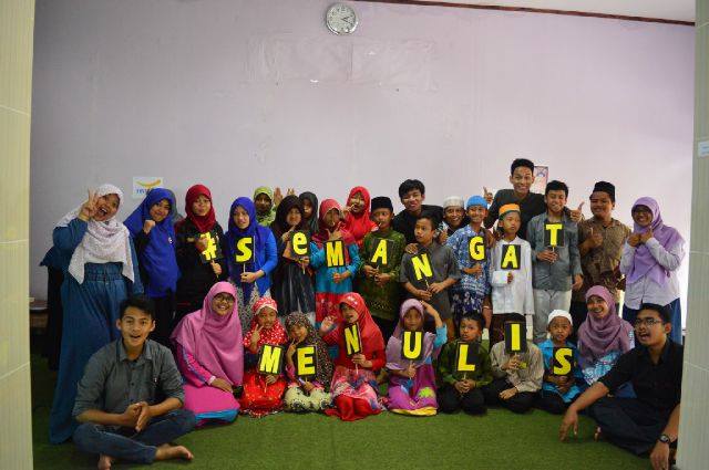 RoadShow SeMANGAT menulis 2015