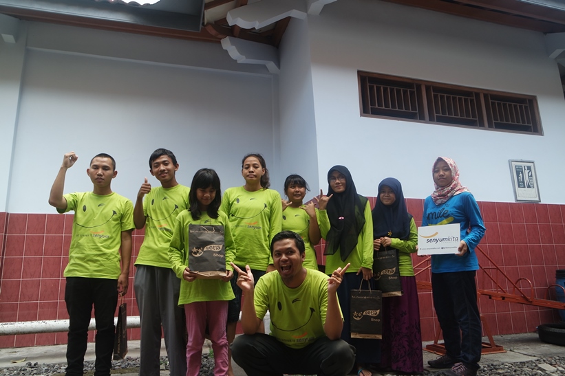 Mengupayakan Kemandirian Adik Asuh